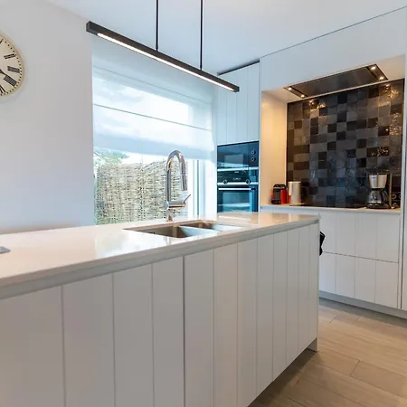 Superb Fully Renovated Semi-detached House For 6 People *