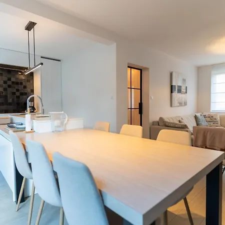 別荘 Superb Fully Renovated Semi-detached House For 6 People