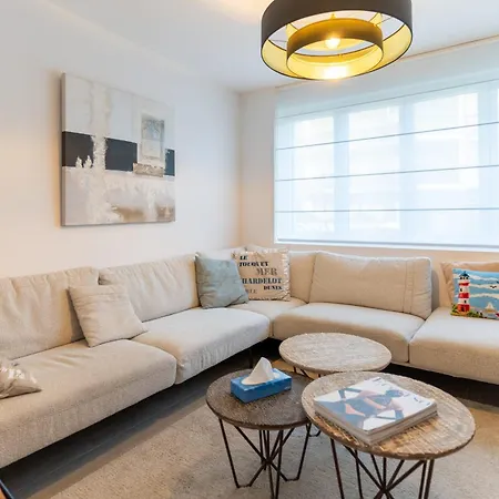 Dom wakacyjny Superb Fully Renovated Semi-detached House For 6 People *