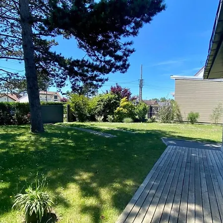 Superb Fully Renovated Semi-detached House For 6 People Vakantiehuis *