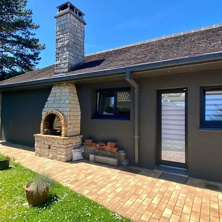 Superb Fully Renovated Semi-detached House For 6 People