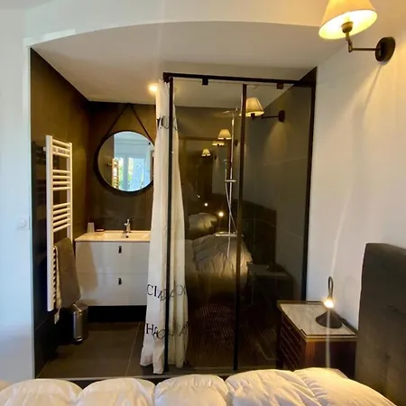 Vakantiehuis Superb Fully Renovated Semi-detached House For 6 People